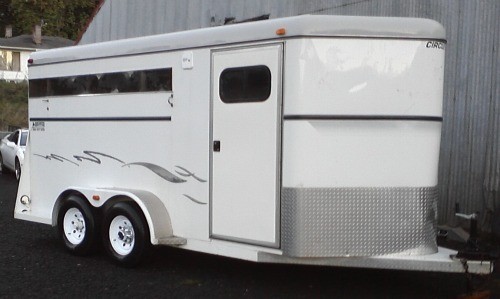 Circle J tandem axle Horse trailer